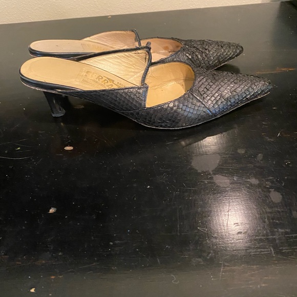 FERRAGAMO 🐍PYTHON MULES PREOWNED BLACK PYTHON Size-7.5 - Picture 13 of 14